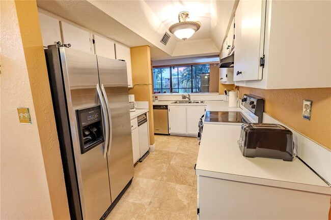 2930 SW 87th Ter, Unit 1808 in Davie, FL - Building Photo - Building Photo