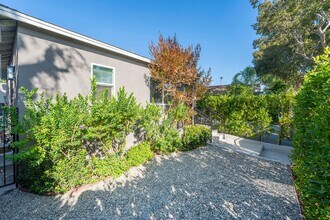 10847 Jefferson Blvd in Culver City, CA - Building Photo - Building Photo