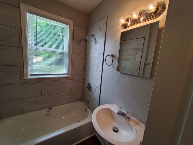 2270 Jackson Ave in Memphis, TN - Building Photo - Building Photo