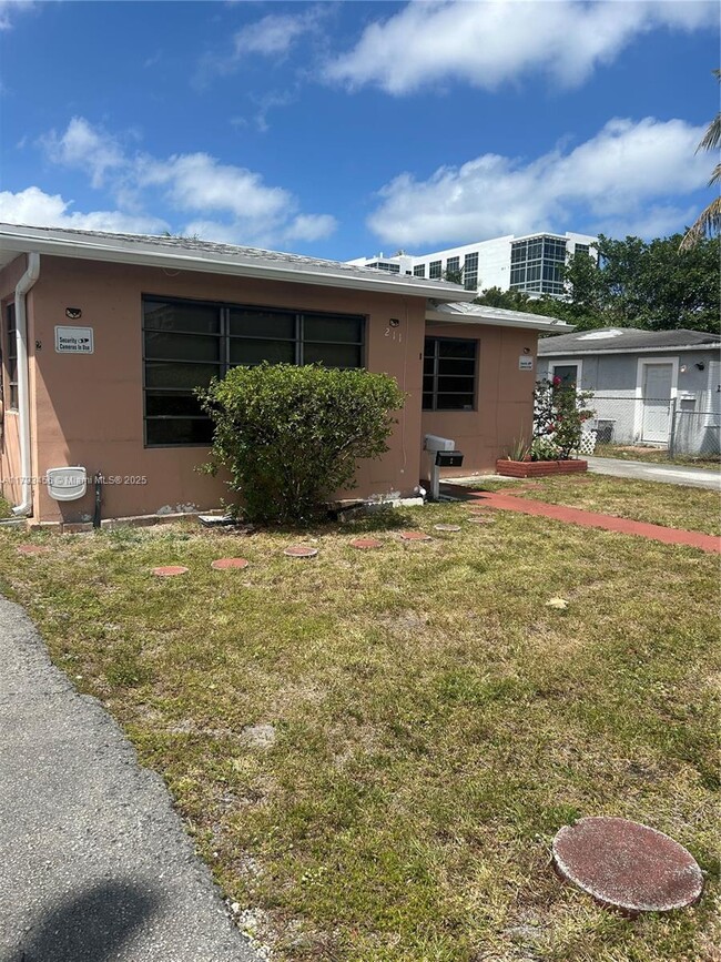 211 SE 9th Ct