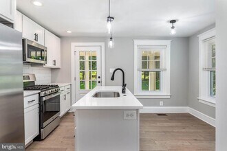 139 W Germantown Pike in Plymouth Meeting, PA - Building Photo - Building Photo