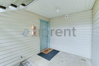 1674 118th Ave SE in Bellevue, WA - Building Photo - Building Photo