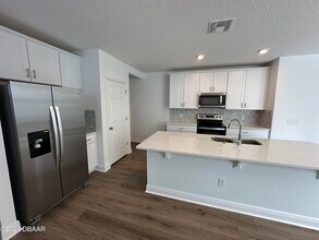 206 Pitching Wedge Dr in Daytona Beach, FL - Building Photo - Building Photo