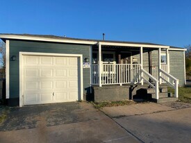 3205 N Garrison Ave in Tulsa, OK - Building Photo