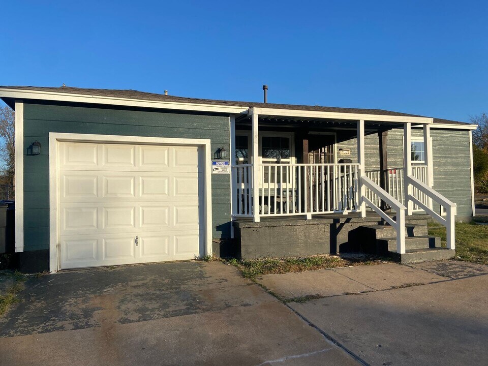 3205 N Garrison Ave in Tulsa, OK - Building Photo