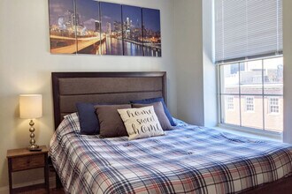 248 Market St in Philadelphia, PA - Foto de edificio - Building Photo