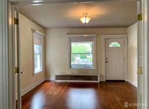 40 Codington Pl in Somerville, NJ - Building Photo - Building Photo