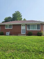 710 N Swords Ave in West Peoria, IL - Building Photo