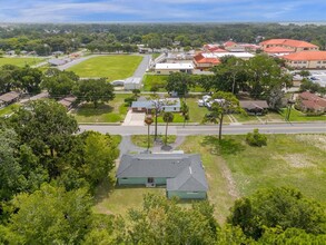 615 N Sinclair Ave in Tavares, FL - Building Photo - Building Photo