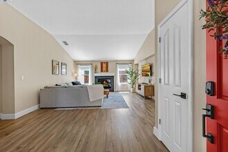 1636 Green Springs Ct in Tracy, CA - Building Photo - Building Photo