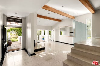 1561 Michael Ln in Los Angeles, CA - Building Photo - Building Photo