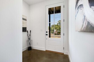 1806 Lischey Ave in Nashville, TN - Foto de edificio - Building Photo