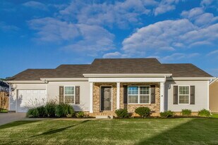 2014 Cobblestone Dr in Spring Hill, TN - Building Photo