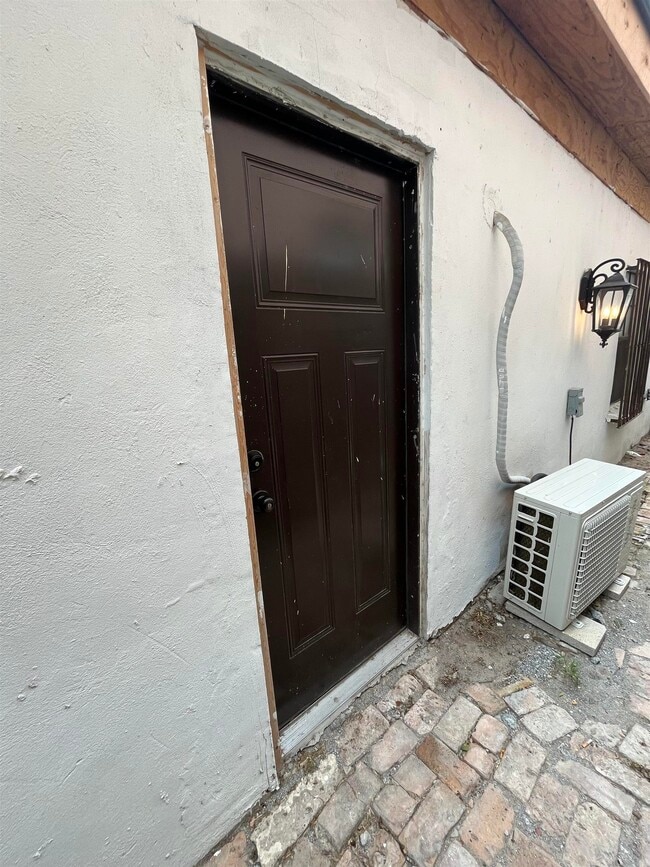 1916 Matamoros St in Laredo, TX - Building Photo - Building Photo