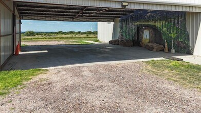 5029 US-83 in Lopeno, TX - Foto de edificio - Building Photo