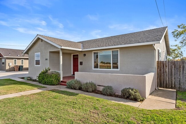 property at 1283-1283 9th St