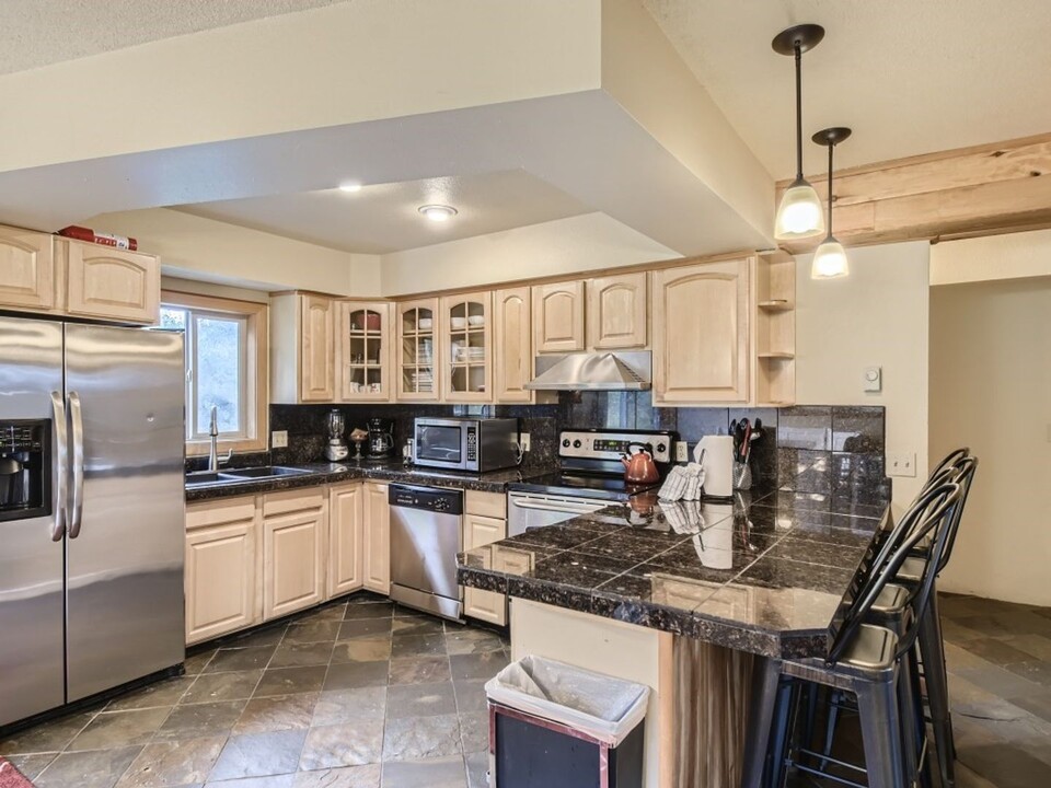 6965 Ryan Gulch Rd in Silverthorne, CO - Building Photo
