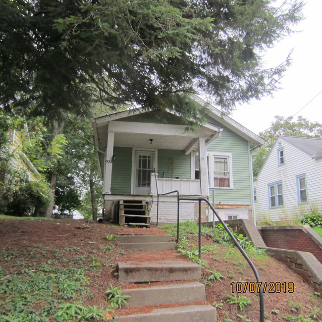 property at 933 McKinley St