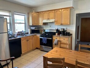 35 Rose St, Unit 2 in Somerville, MA - Building Photo - Building Photo