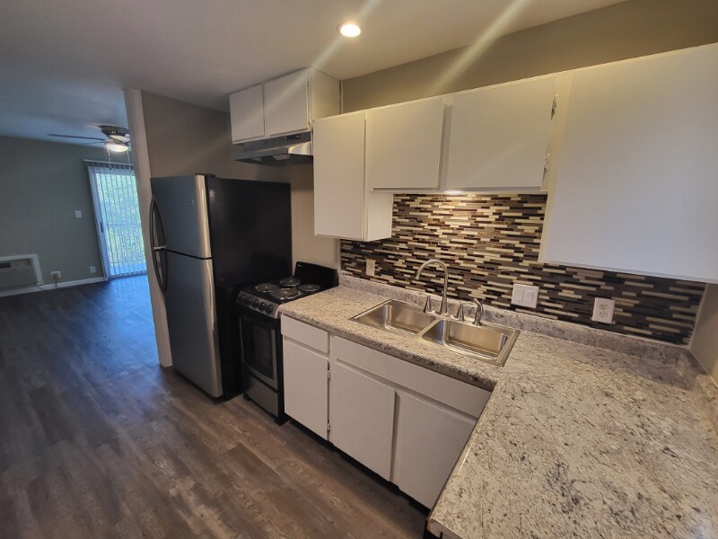 734 N Country Acres Ave in Wichita, KS - Building Photo