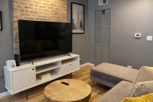 2321 W Harrison St, Unit 1 in Chicago, IL - Building Photo