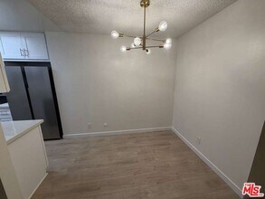 848 S Holt Ave in Los Angeles, CA - Building Photo - Building Photo