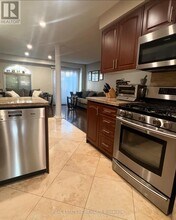 1129 Hickory Hollow Glen in Mississauga, ON - Building Photo - Building Photo