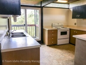 319-323 Taylor Ave in Moscow, ID - Building Photo - Building Photo