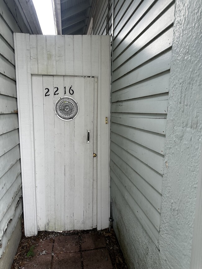 property at 2216 S Salcedo St