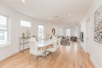 112 King St in Boston, MA - Building Photo - Building Photo