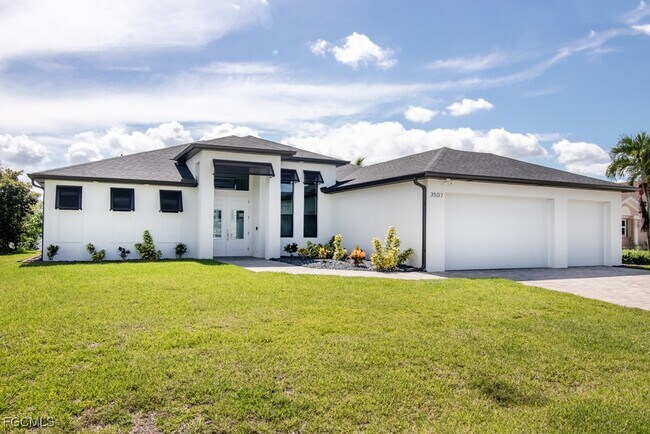 3507 SW 2nd Ave in Cape Coral, FL - Building Photo - Building Photo