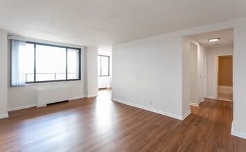 The Carlyle in Hackensack, NJ - Building Photo - Interior Photo