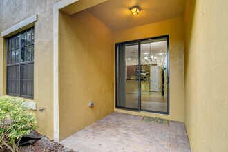 10366 Wellington Parc Dr in Wellington, FL - Building Photo - Building Photo