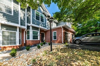 2680 Pine Tree Rd NE in Atlanta, GA - Building Photo - Building Photo