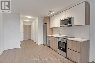 3100 Keele St in Toronto, ON - Building Photo - Building Photo