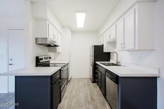 5150 W Eugie Ave-Unit -2 in Glendale, AZ - Building Photo - Building Photo