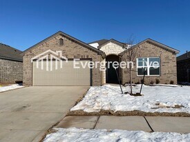 10009 SW 39th St in Mustang, OK - Building Photo