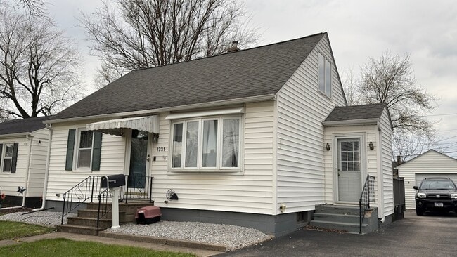 1221 Agnes Ave in Joliet, IL - Building Photo - Building Photo