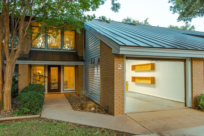 property at 121 Lost Spur