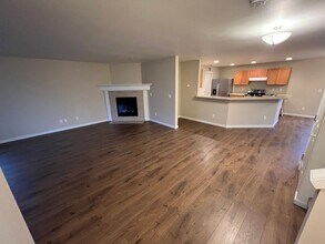 3226 Hoffman Hill Blvd in Dupont, WA - Building Photo - Building Photo