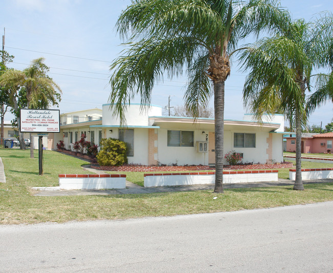 725 NE 7th St in Hallandale Beach, FL - Foto de edificio - Building Photo