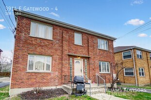 3914 E Gatewood Ln in Cincinnati, OH - Building Photo