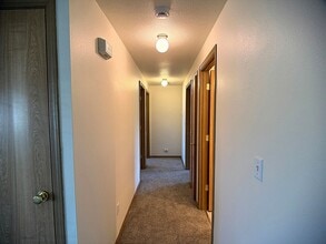 229 Canvasback Dr in Kelso, WA - Building Photo - Building Photo