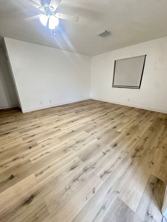 728 SW 7th Ave-Unit -730 in Hallandale Beach, FL - Building Photo