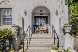 158 Old Mamaroneck Rd in White Plains, NY - Building Photo - Building Photo