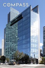 45-07 Ct Square W in Queens, NY - Building Photo - Building Photo