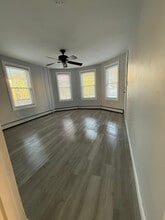 101 Whitehall St, Unit 1 First Floor in Providence, RI - Foto de edificio - Building Photo