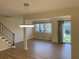 1702 Regents Ct in Hillsborough, NJ - Building Photo