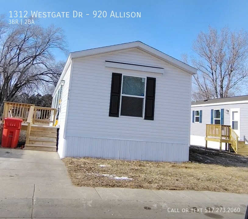 1312 Westgate Dr in Vermillion, SD - Building Photo