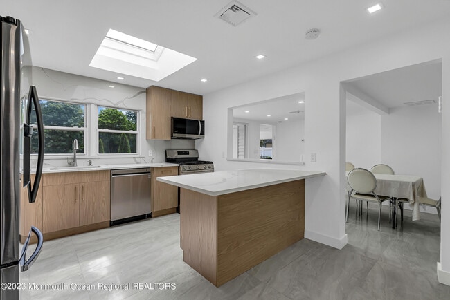 6 Virginia Terrace in West Long Branch, NJ - Building Photo - Building Photo